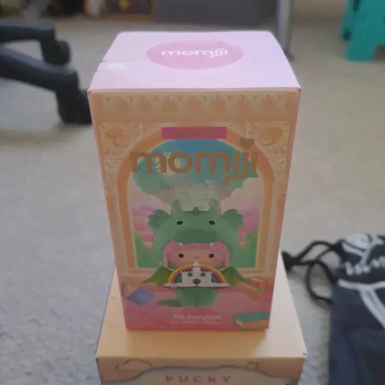 🛍 POP MART MOMIJI коллекционные милые фигурки в виде книжки-1