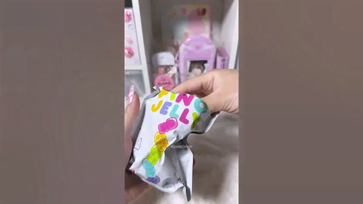 Unboxing Pop Mart Pino Jelly Blind Box Series