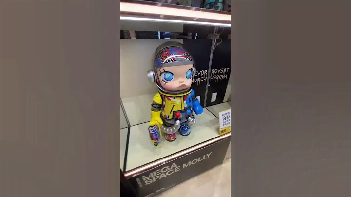 Pop mart in Taipei 🇹🇼 #popmart #molly #spacemolly #arttoy #toys